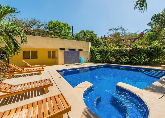 Walk To Beach! W/ 2 Balconies